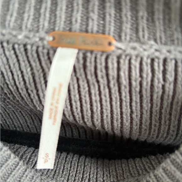Free People • Easy Street Cropped Sweater Gray S - Picture 3 of 6